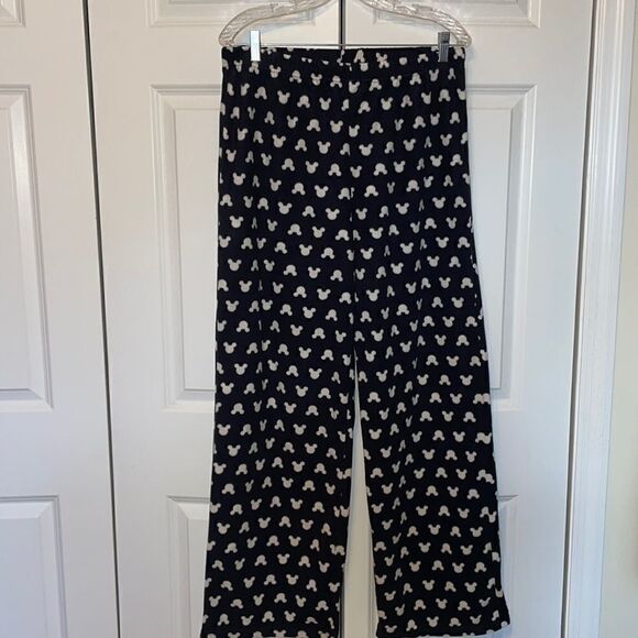Disney sleep pants   - Picture 1 of 4